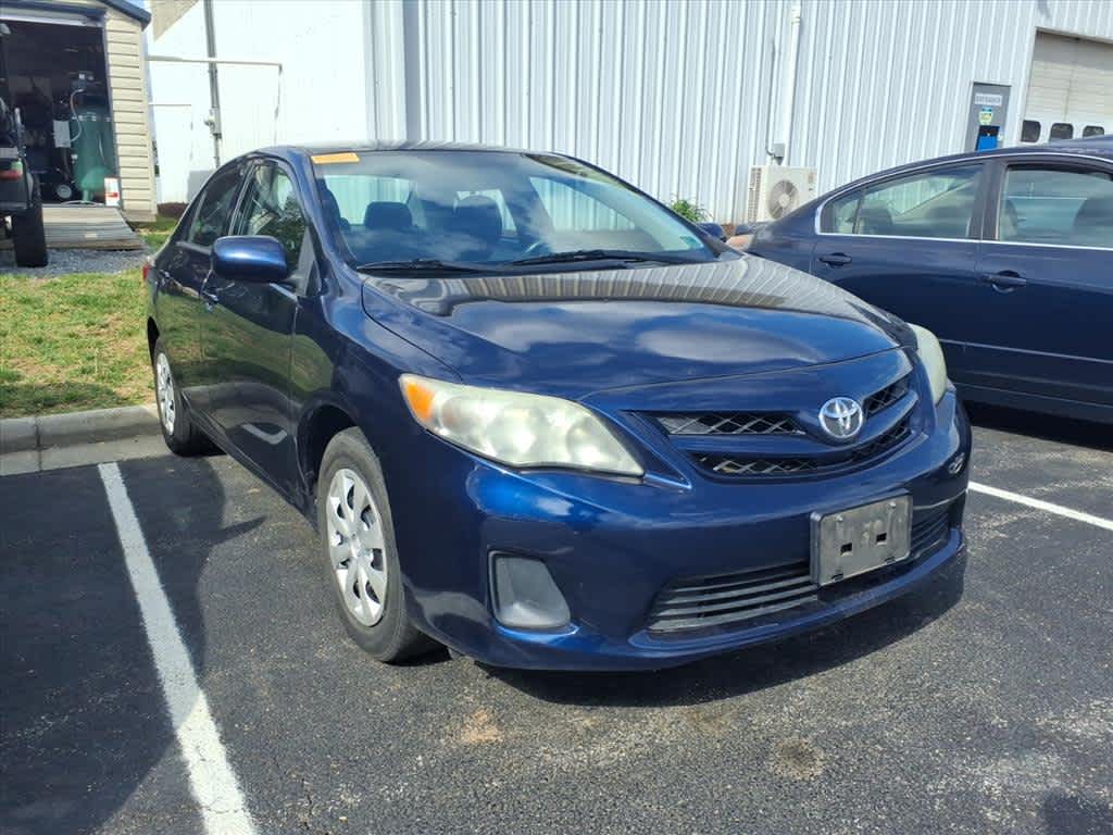 Thumbnail: 2013 Toyota Corolla - 11