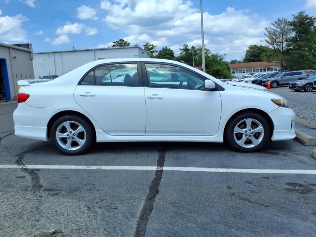 2013 Toyota Corolla LE 6