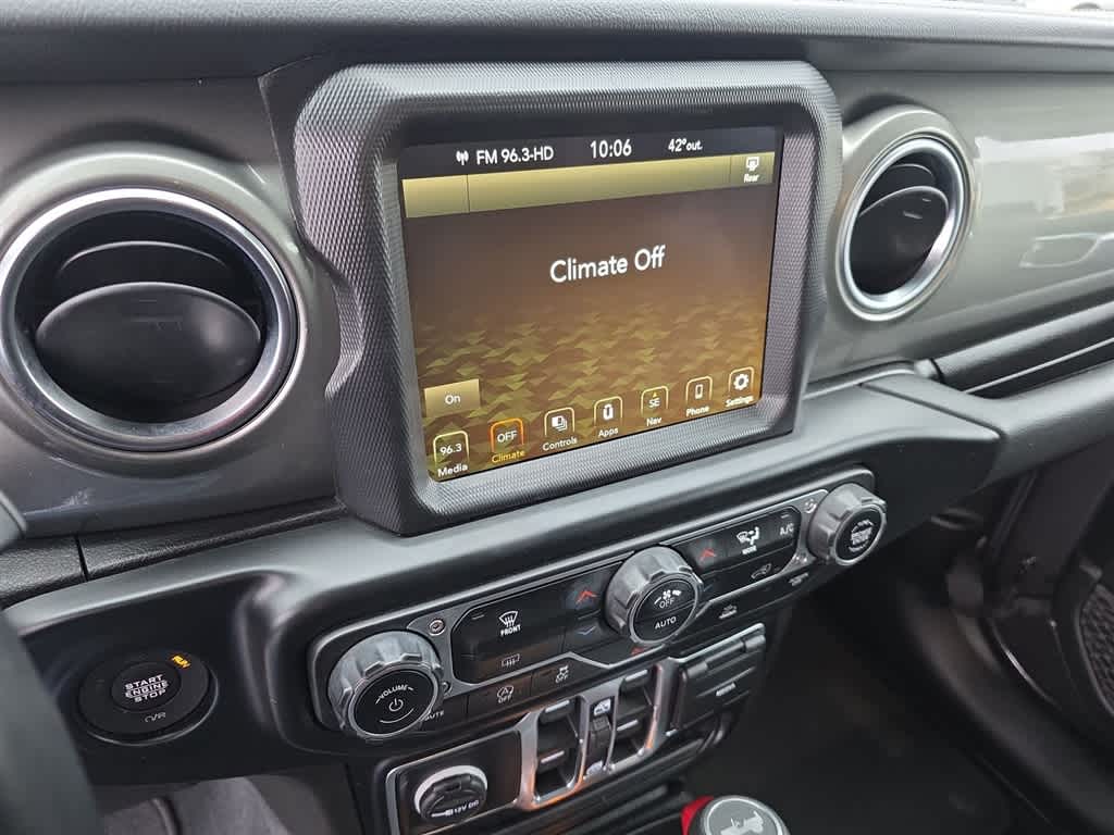 Thumbnail: 2022 Jeep Wrangler - 22