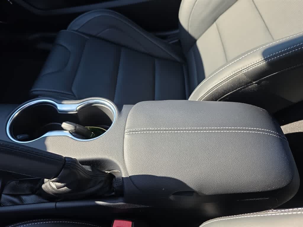 Thumbnail: 2022 Ford Mustang - 25