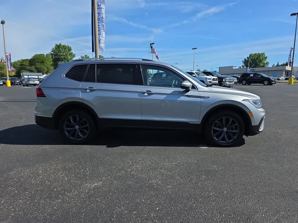 Thumbnail: 2022 Volkswagen Tiguan - 2