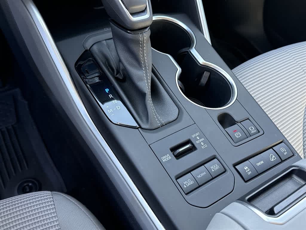 Thumbnail: 2022 Toyota Highlander - 23