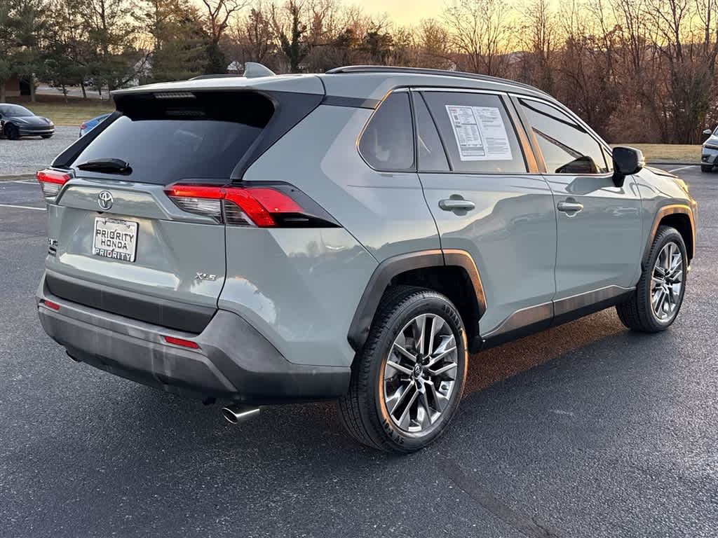 Thumbnail: 2019 Toyota RAV4 - 9