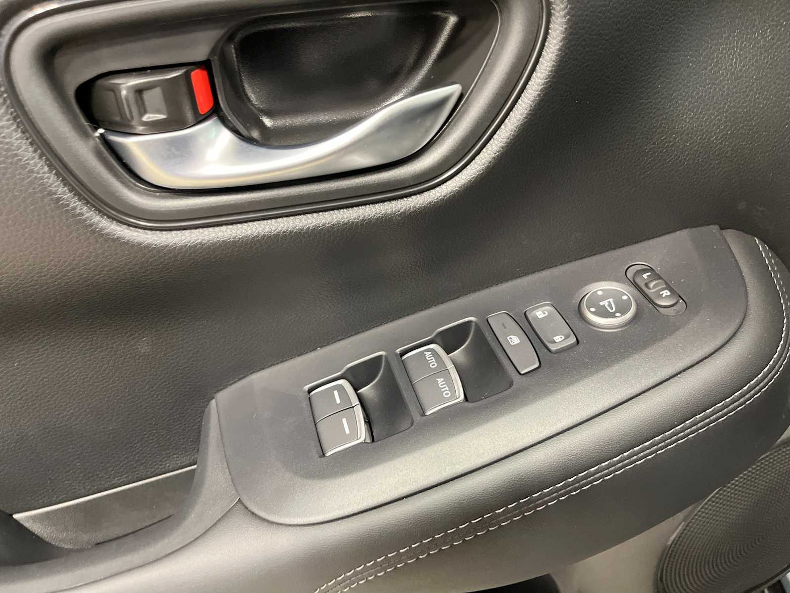 Thumbnail: 2027 Honda HR-V - 13