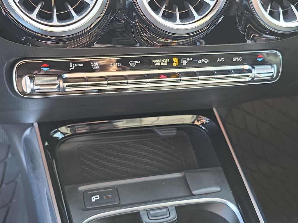 Thumbnail: 2021 Mercedes-Benz GLA - 21