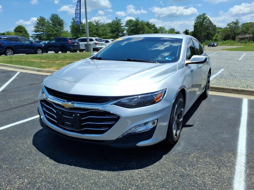 Thumbnail: 2022 Chevrolet Malibu - 3