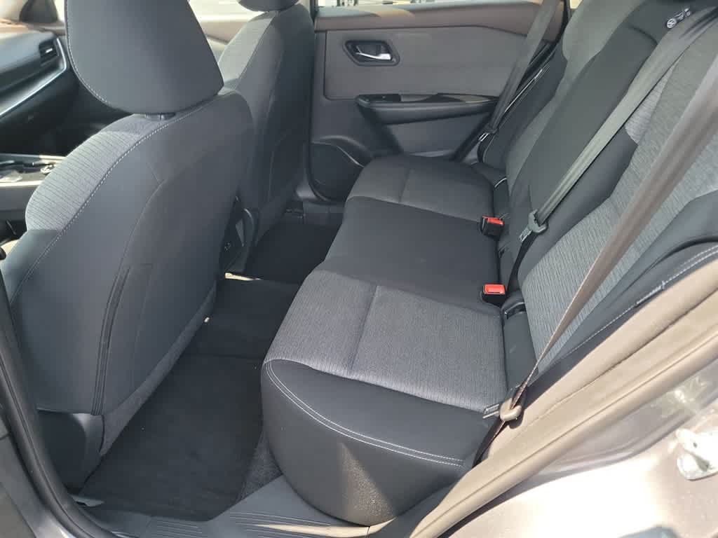 2023 Nissan Rogue SV 16