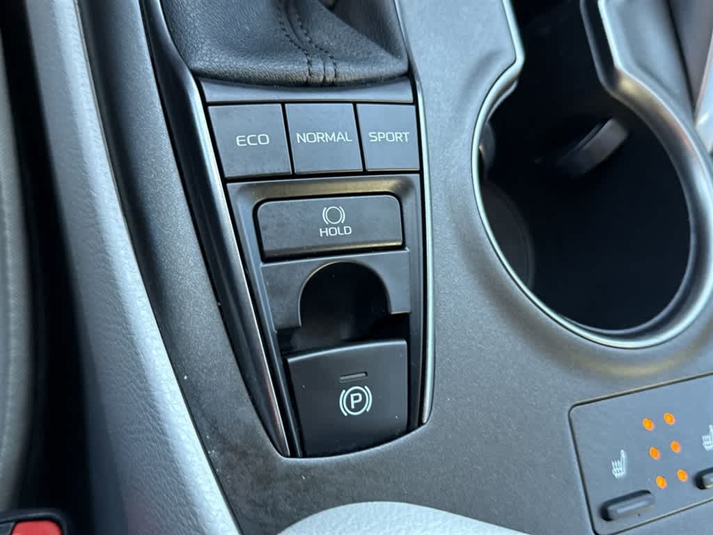 Thumbnail: 2023 Toyota Camry - 16