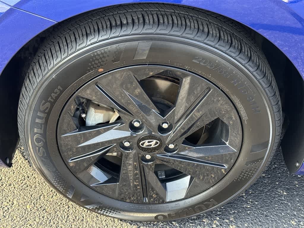 Thumbnail: 2023 Hyundai Elantra - 27