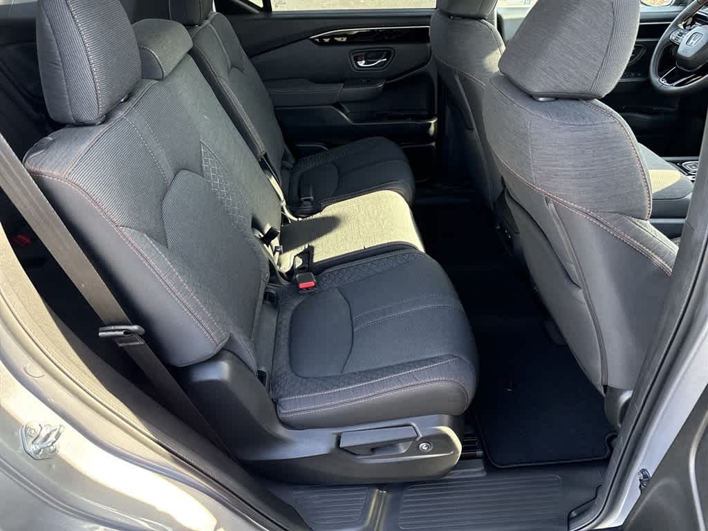 Thumbnail: 2025 Honda Pilot - 13