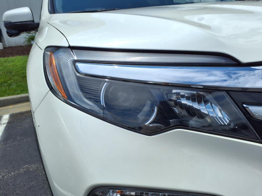 Thumbnail: 2017 Honda Pilot - 10