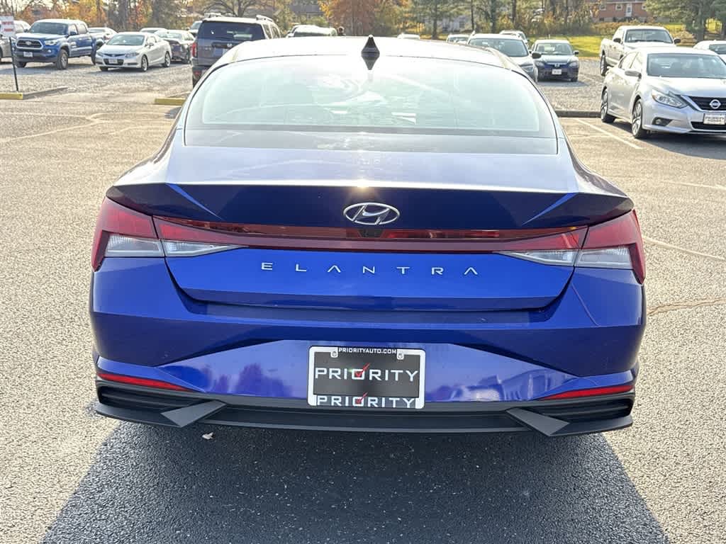 Thumbnail: 2023 Hyundai Elantra - 8