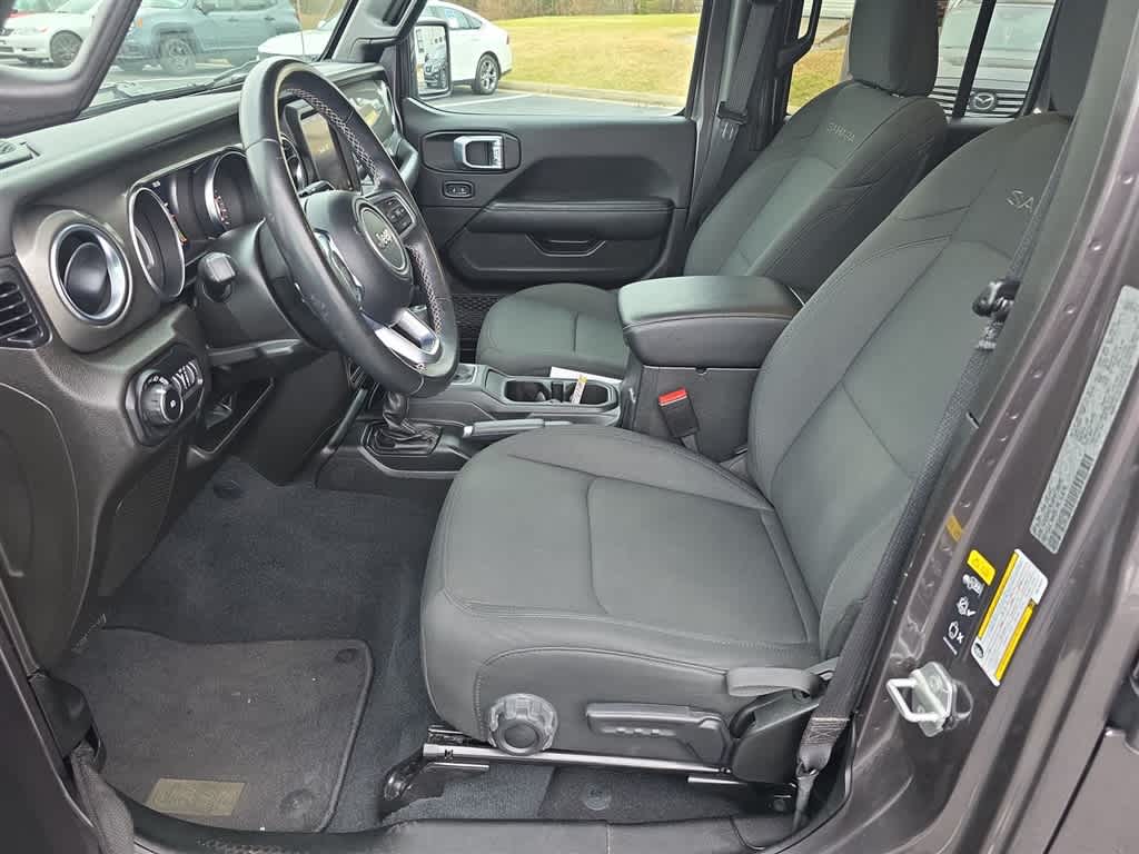 Thumbnail: 2022 Jeep Wrangler - 17