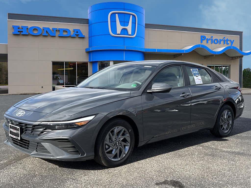 Thumbnail: 2024 Hyundai Elantra - 1