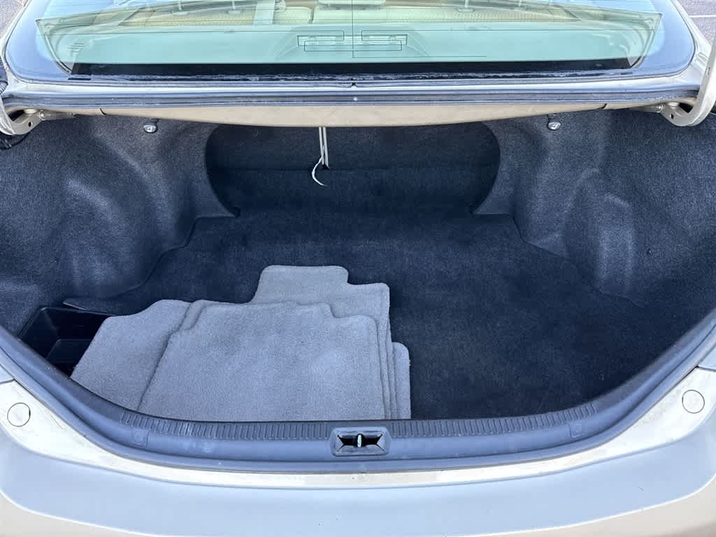 Thumbnail: 2011 Toyota Camry - 24