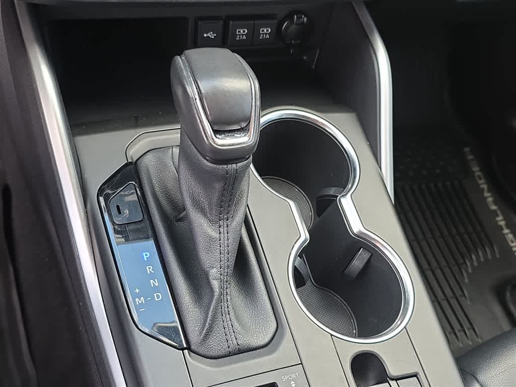 Thumbnail: 2021 Toyota Highlander - 23