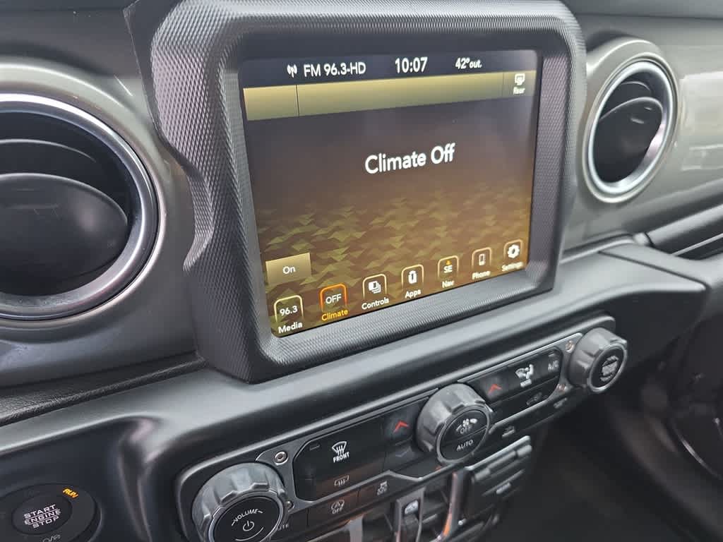 Thumbnail: 2022 Jeep Wrangler - 24