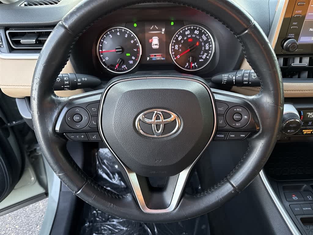 Thumbnail: 2019 Toyota RAV4 - 18