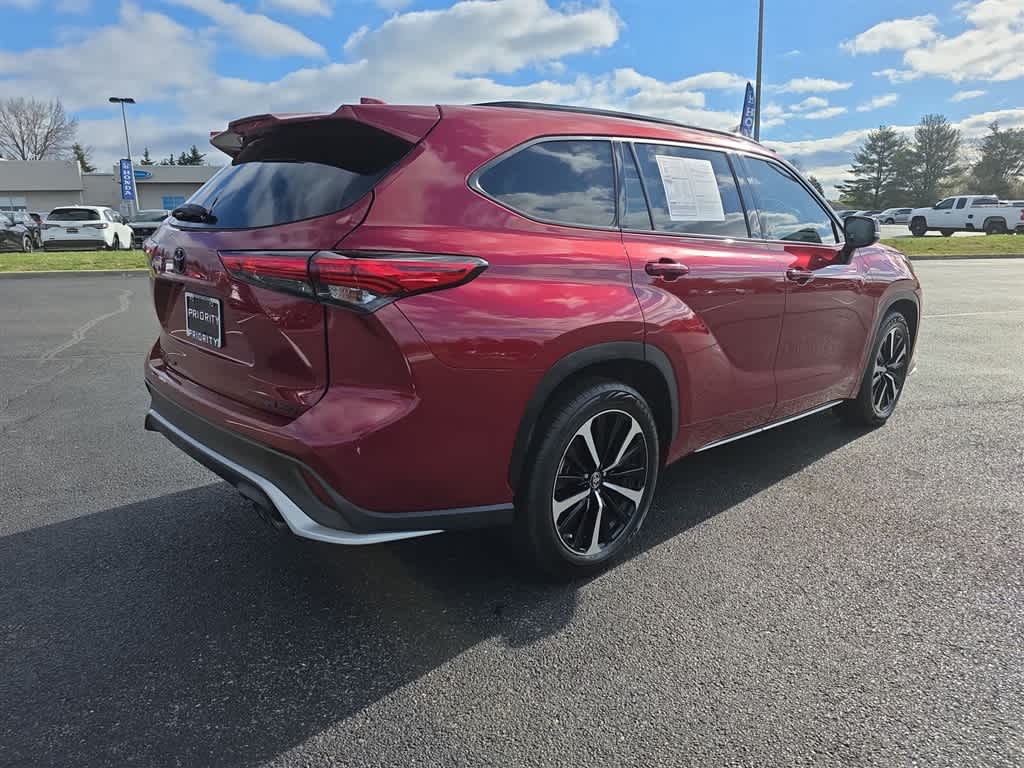 Thumbnail: 2021 Toyota Highlander - 9