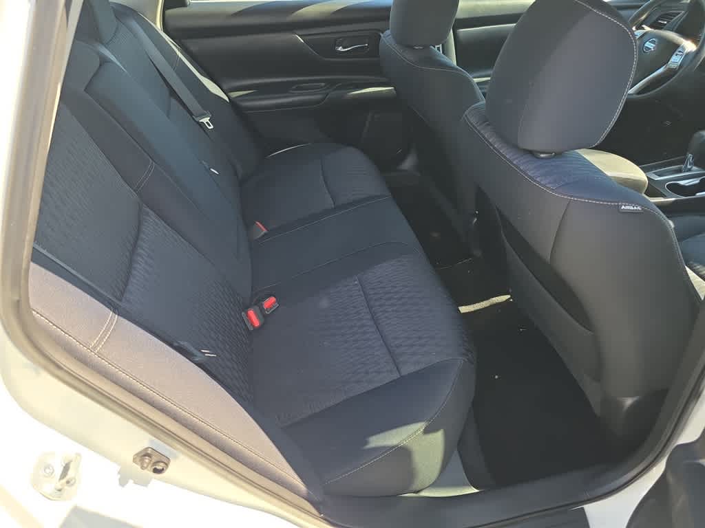Thumbnail: 2016 Nissan Altima - 20