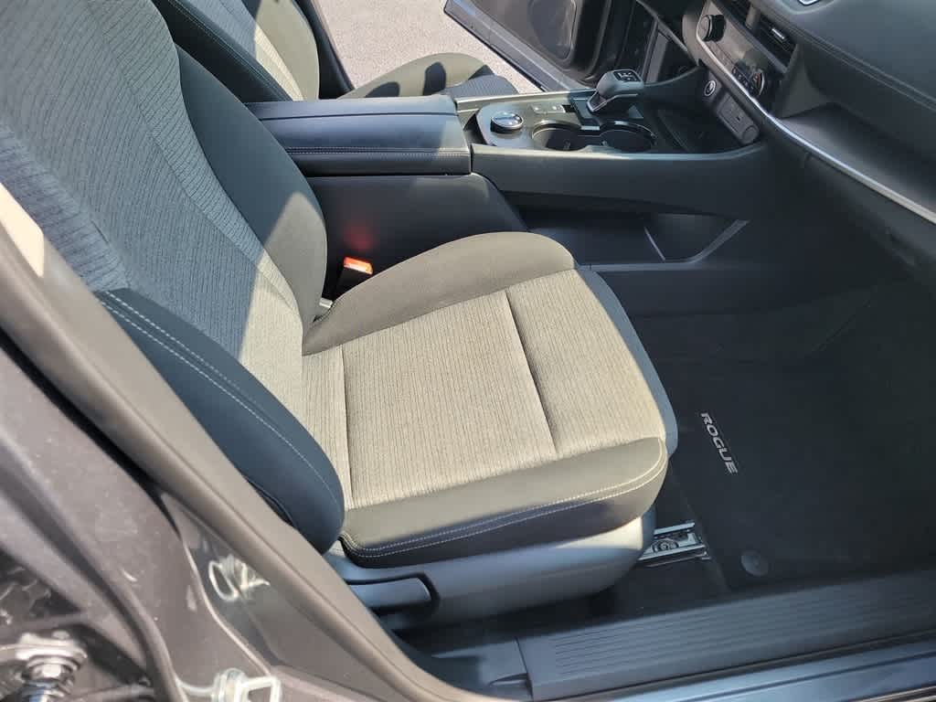 2023 Nissan Rogue SV 13