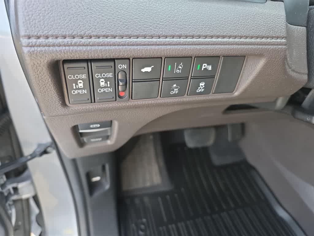Thumbnail: 2018 Honda Odyssey - 22