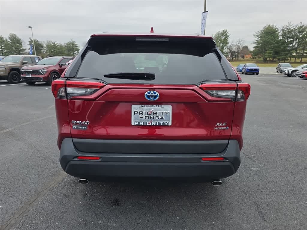 Thumbnail: 2021 Toyota RAV4 - 11