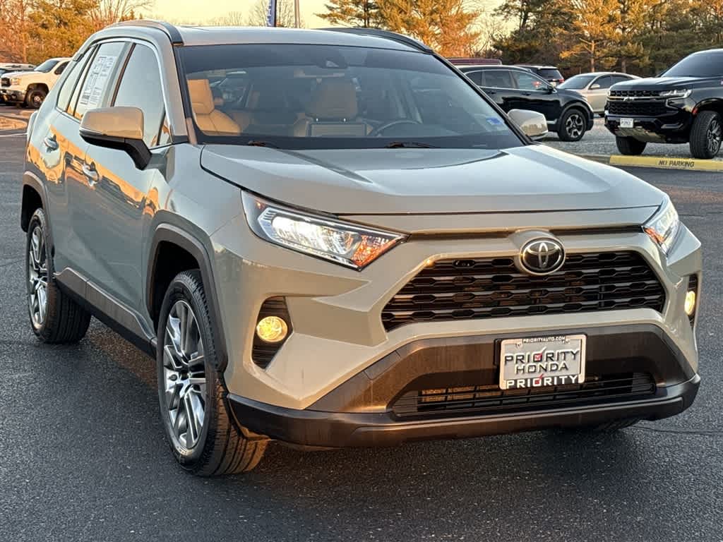 Thumbnail: 2019 Toyota RAV4 - 4