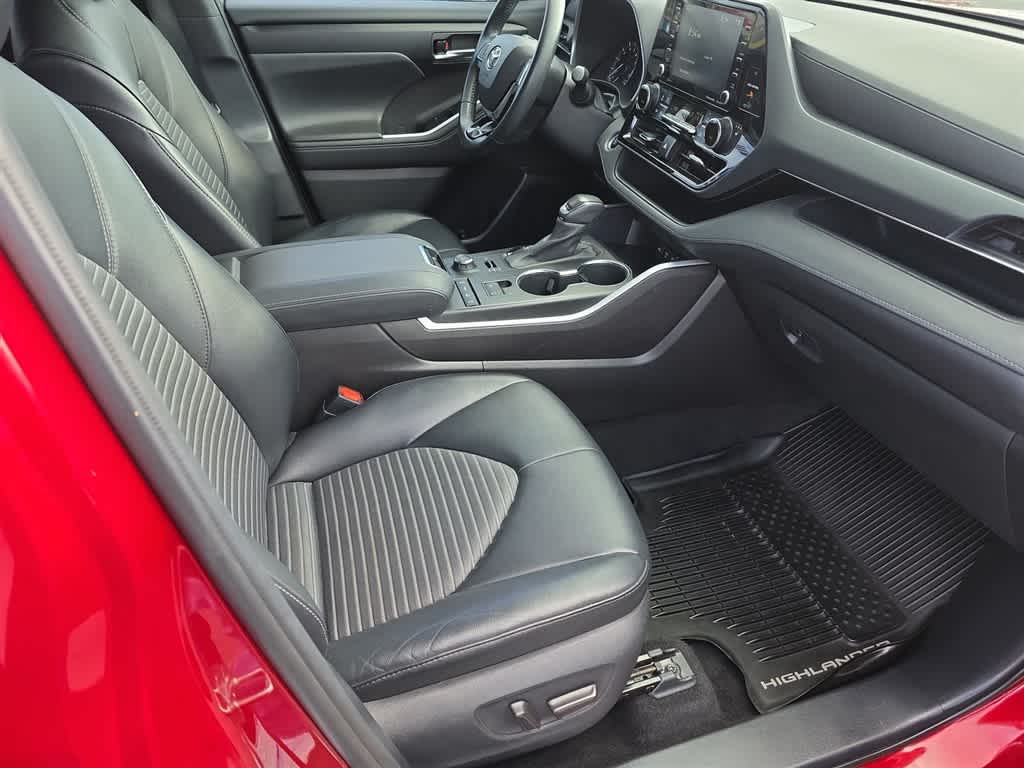 Thumbnail: 2021 Toyota Highlander - 13