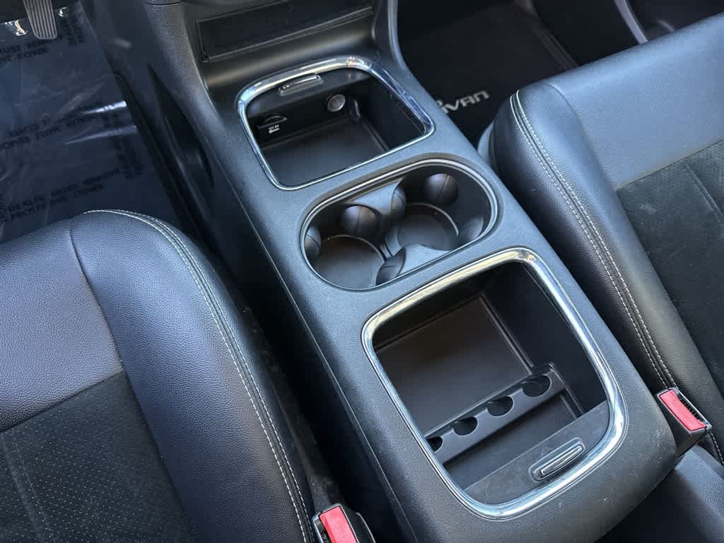 Thumbnail: 2017 Dodge Grand Caravan - 25