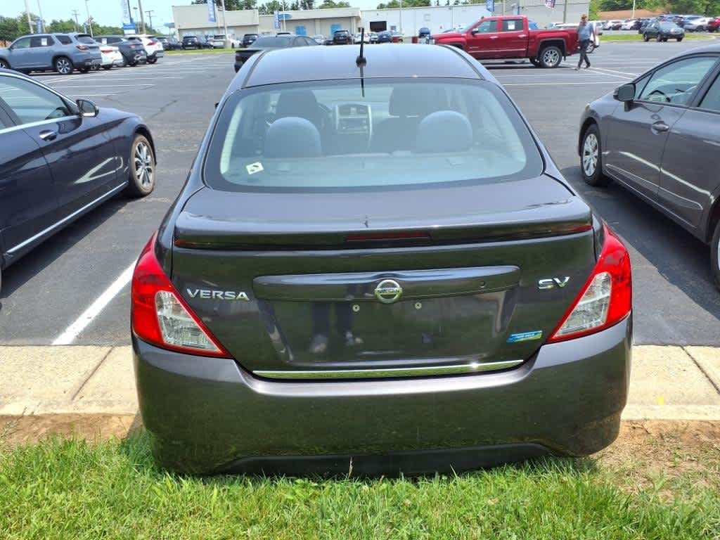 2015 Nissan Versa 1.6 SV 3