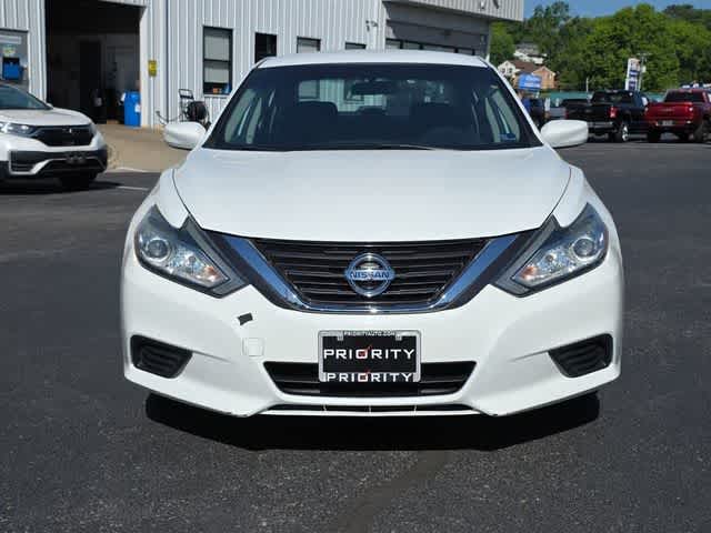 Thumbnail: 2016 Nissan Altima - 7
