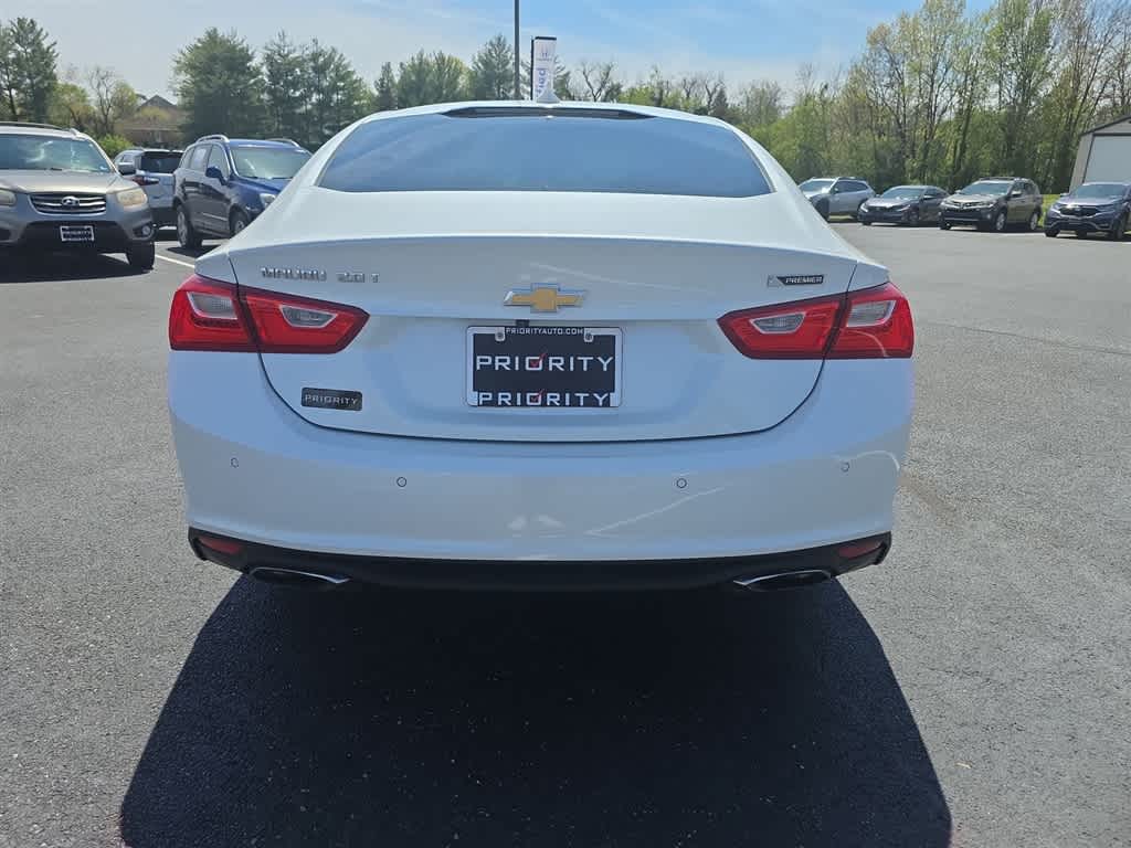 Thumbnail: 2017 Chevrolet Malibu - 8