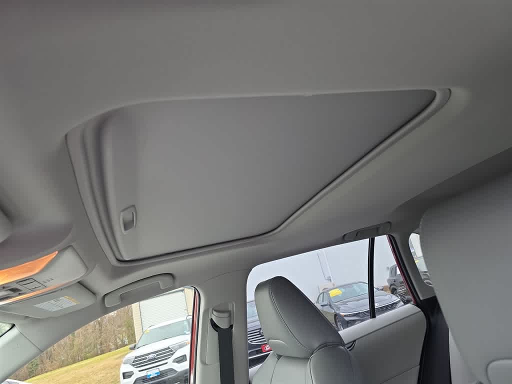 Thumbnail: 2021 Toyota RAV4 - 27