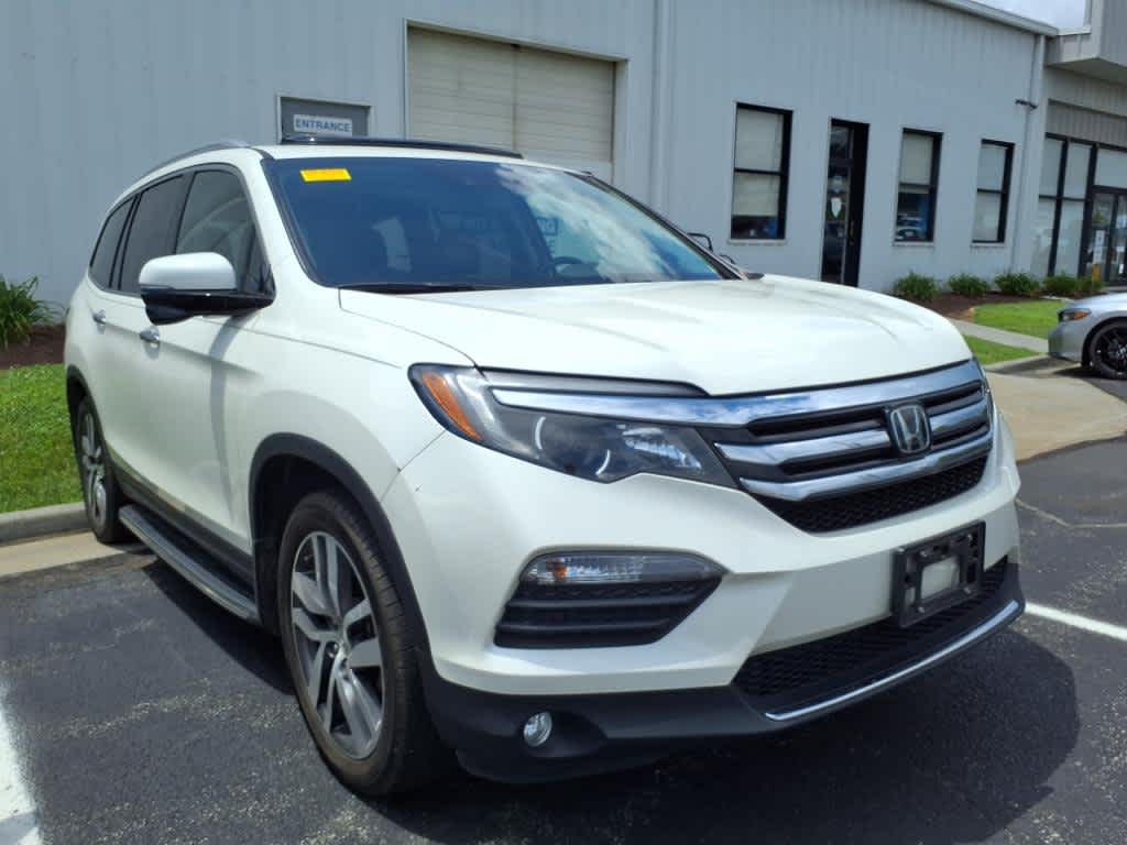 Thumbnail: 2017 Honda Pilot - 11