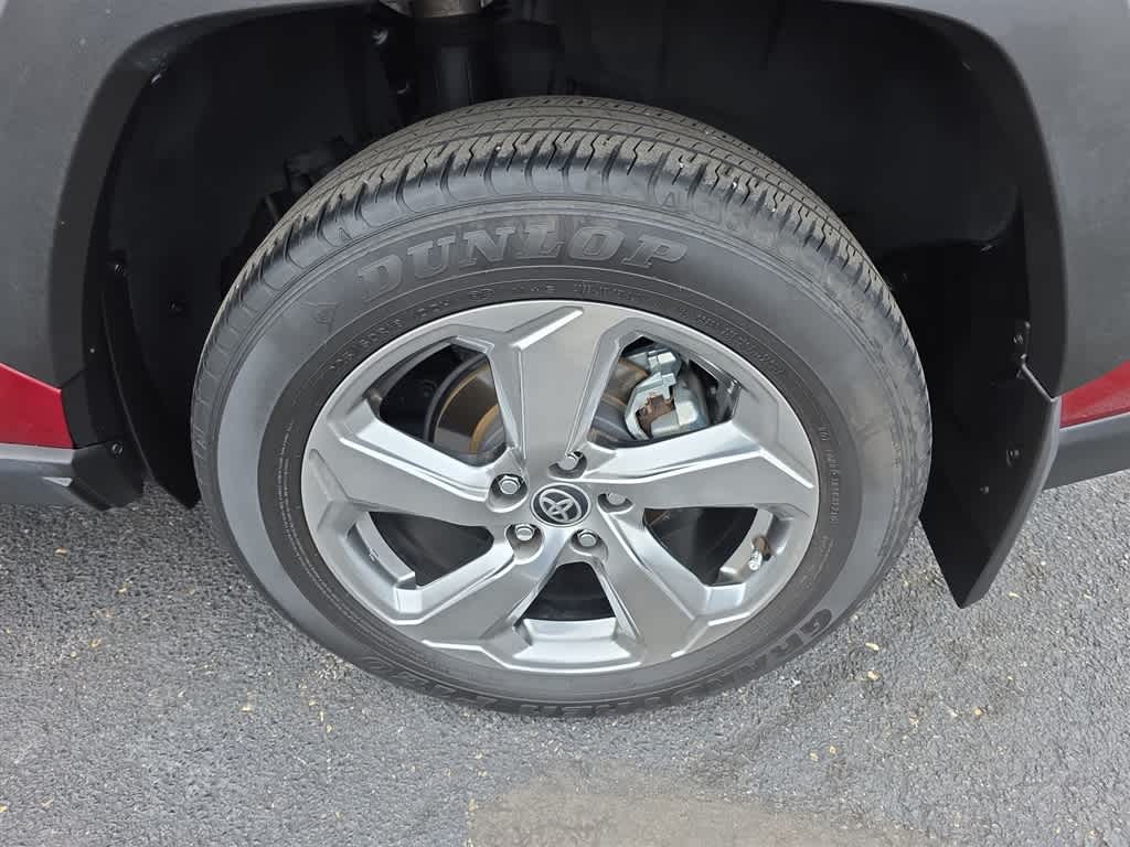 Thumbnail: 2021 Toyota RAV4 - 30