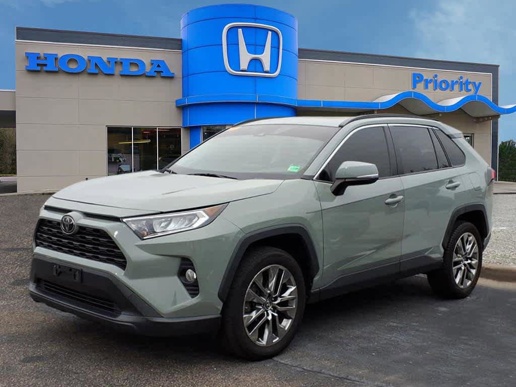 Thumbnail: 2019 Toyota RAV4 - 1