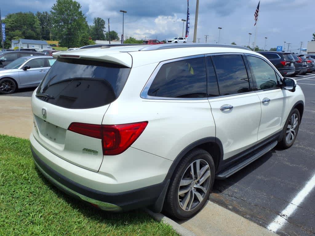 Thumbnail: 2017 Honda Pilot - 6