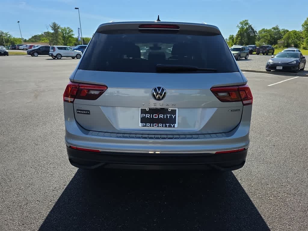 Thumbnail: 2022 Volkswagen Tiguan - 9