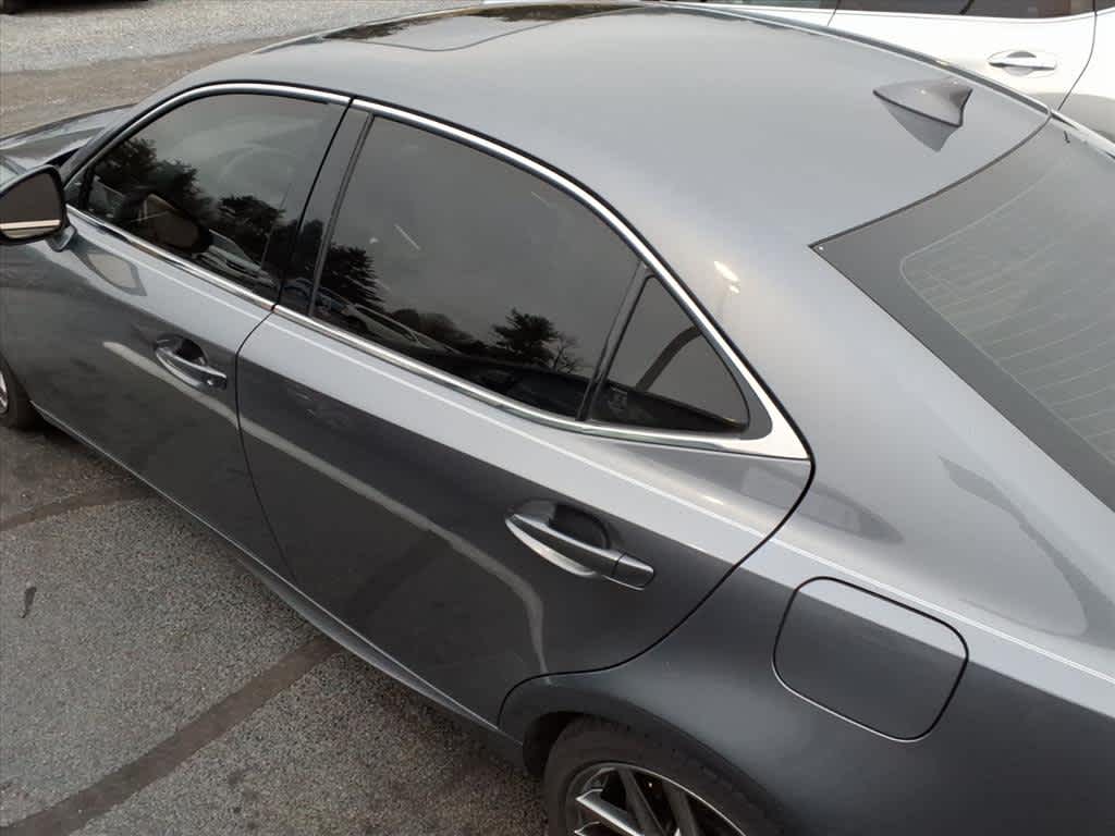 Thumbnail: 2020 Lexus IS - 10