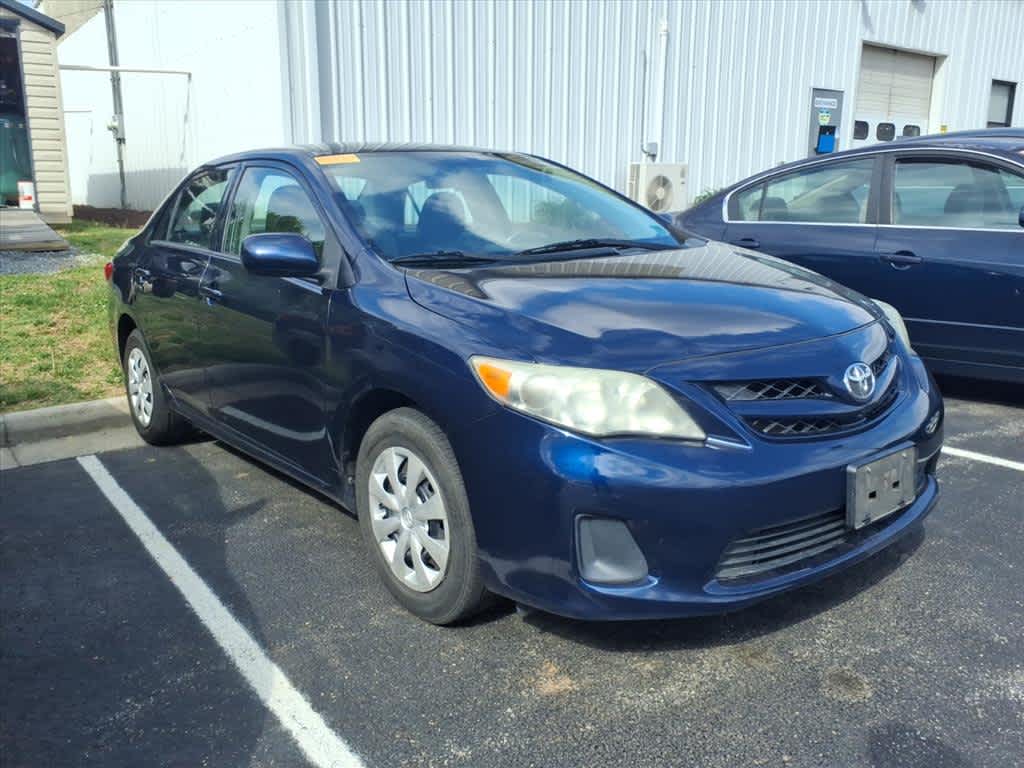 Thumbnail: 2013 Toyota Corolla - 12