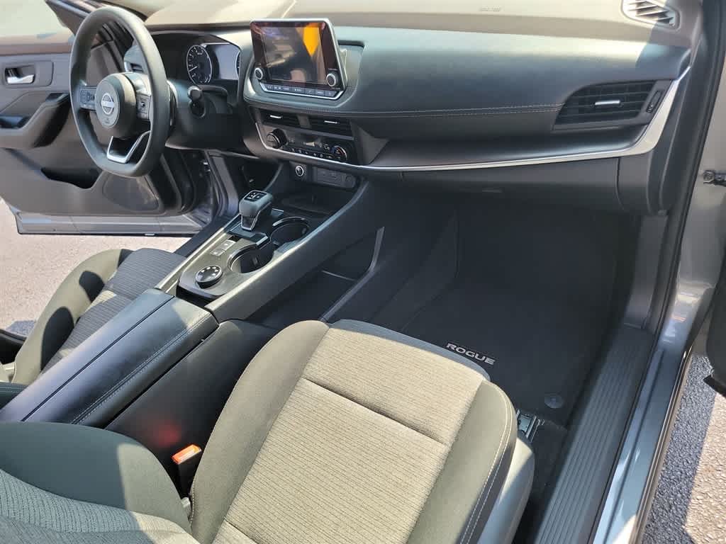 2023 Nissan Rogue SV 10