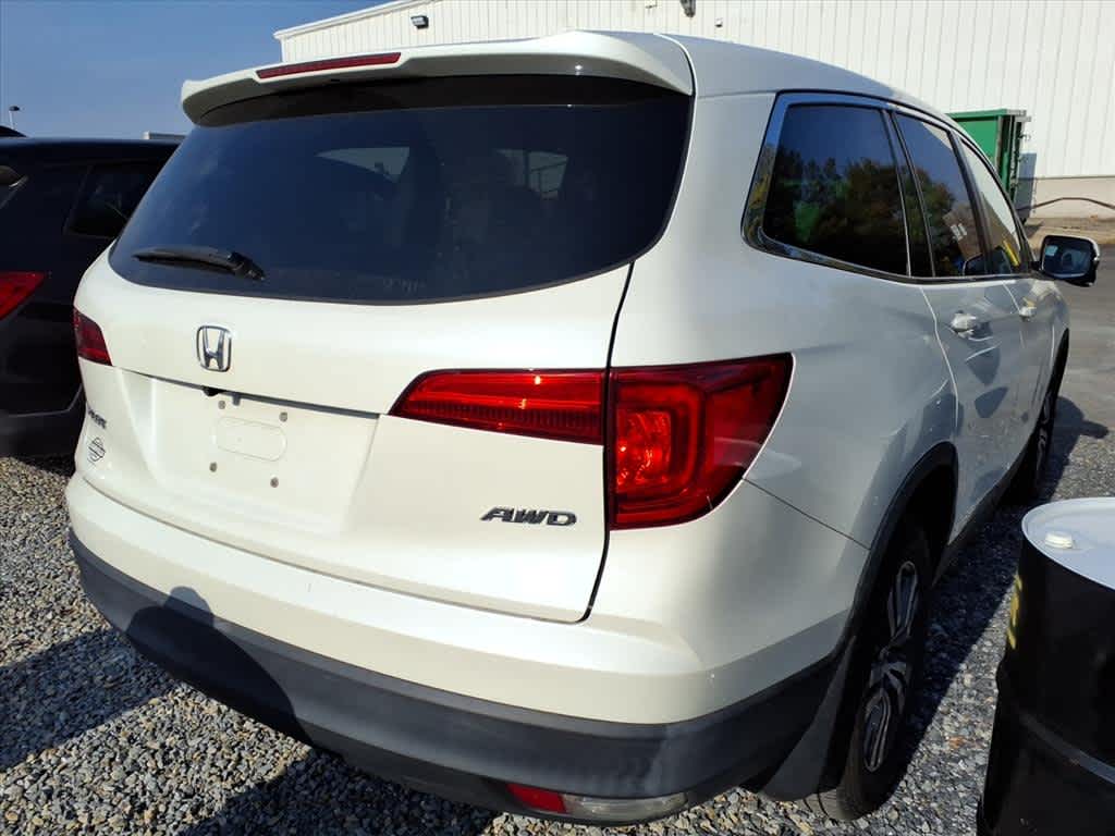 Thumbnail: 2017 Honda Pilot - 6