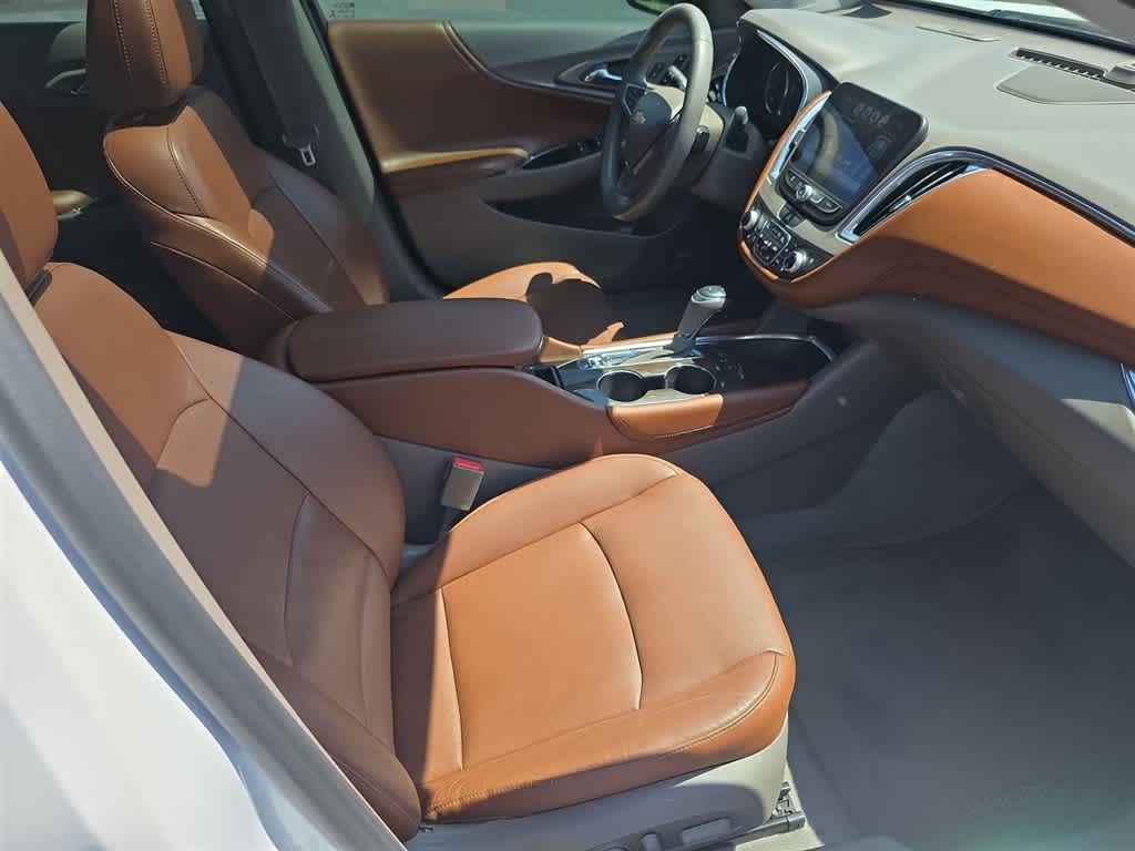 Thumbnail: 2017 Chevrolet Malibu - 13