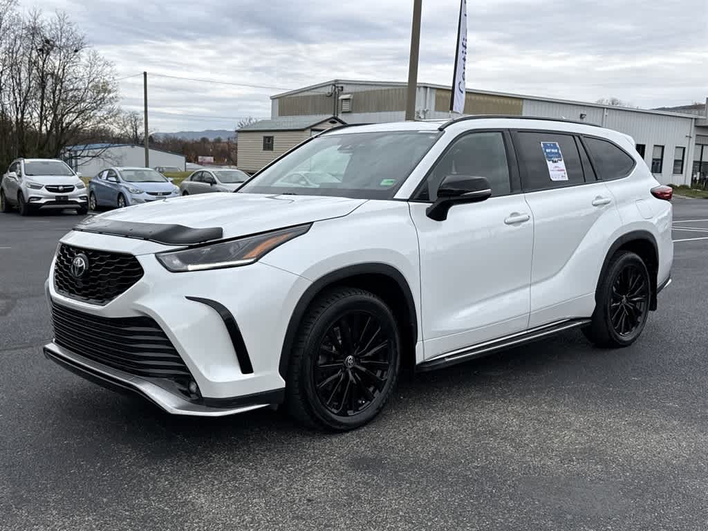 Thumbnail: 2023 Toyota Highlander - 5