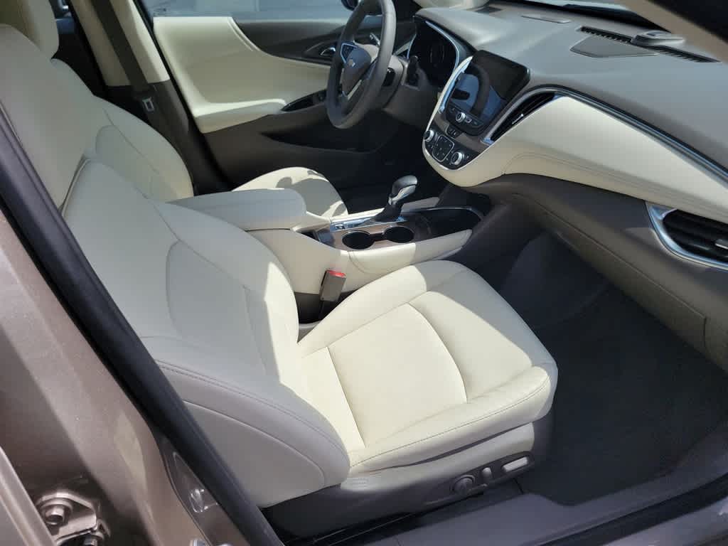 Thumbnail: 2024 Chevrolet Malibu - 15