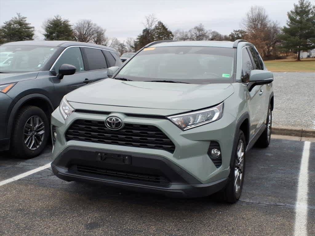 Thumbnail: 2019 Toyota RAV4 - 3