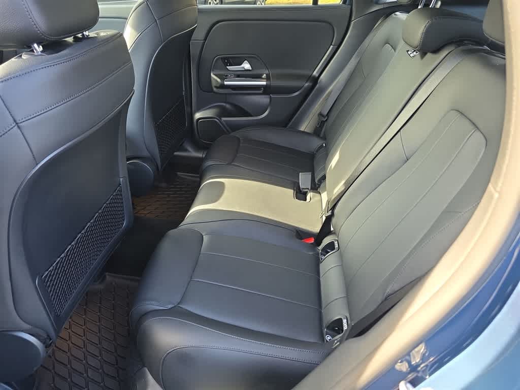 Thumbnail: 2021 Mercedes-Benz GLA - 16