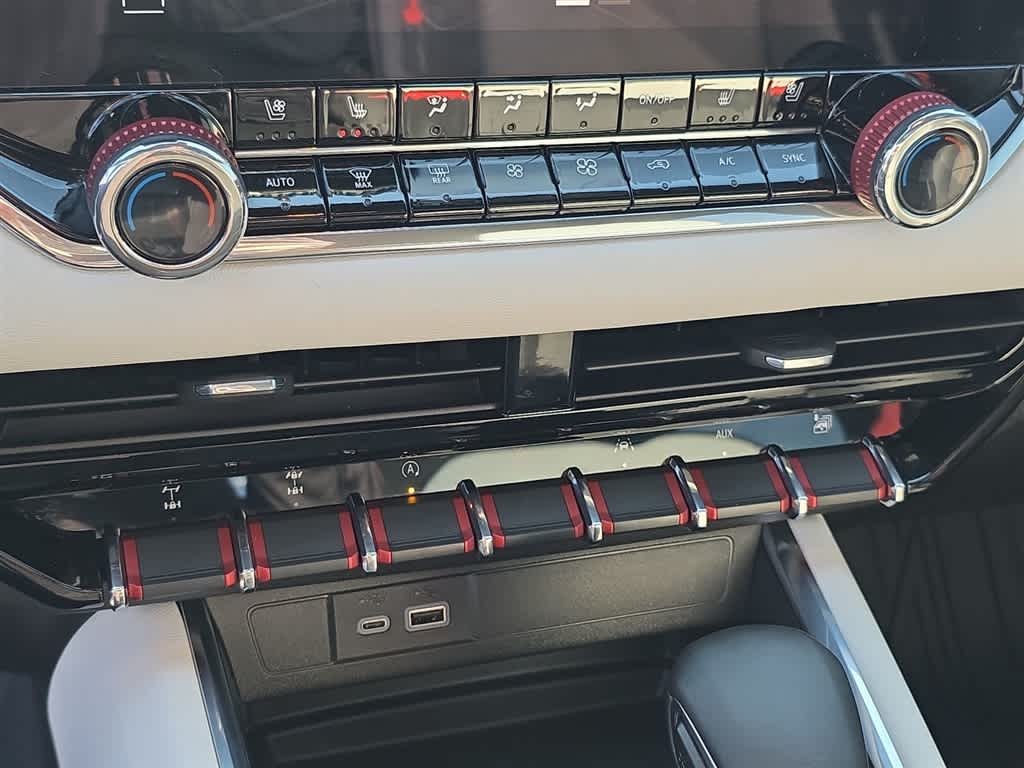 Thumbnail: 2024 GMC Canyon - 23