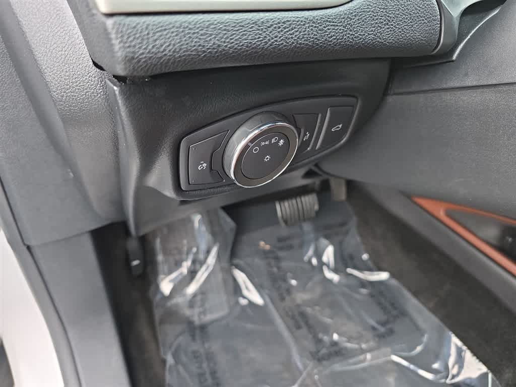 Thumbnail: 2017 Lincoln MKZ - 12